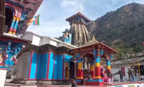 भगवान केदारनाथ के शीतकालीन गद्दीस्थल पर उमड़ा भक्तों का सैलाब