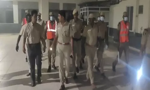 Tamil Nadu: सरकारी मेडिकल कॉलेज में लगी आग Tamil Nadu: सरकारी मेडिकल कॉलेज में लगी आग