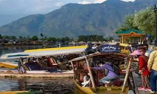 Srinagar: कृषि डीलरों ने लंबित बकाया का निपटान करने की मांग की Srinagar: कृषि डीलरों ने लंबित बकाया का निपटान करने की मांग की