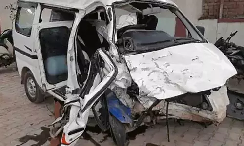 Haryana :  सड़क दुर्घटना में एक ही परिवार के तीन लोगों की मौत, दो घायल