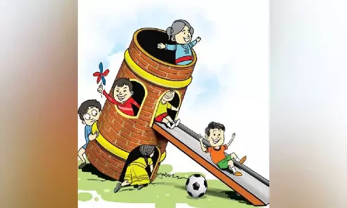 Tamil Nadu: कड़ी सुरक्षा के बीच बच्चों के लिए नववर्ष खेल आयोजित Tamil Nadu: कड़ी सुरक्षा के बीच बच्चों के लिए नववर्ष खेल आयोजित