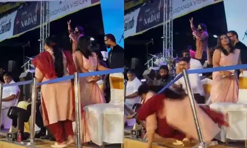 Kerala : विधायक उमा थॉमस का भरतनाट्यम मंच से गिरने का चौंकाने वाला वीडियो सामने आया Kerala : विधायक उमा थॉमस का भरतनाट्यम मंच से गिरने का चौंकाने वाला वीडियो सामने आया
