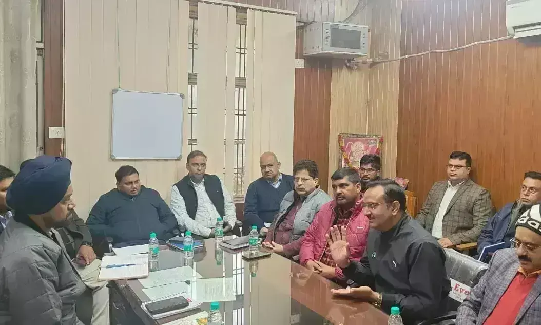Lucknow: जनकल्याण महासमिति ने नगर निगम को गृहकर दिया जाना स्वीकार किया Lucknow: जनकल्याण महासमिति ने नगर निगम को गृहकर दिया जाना स्वीकार किया