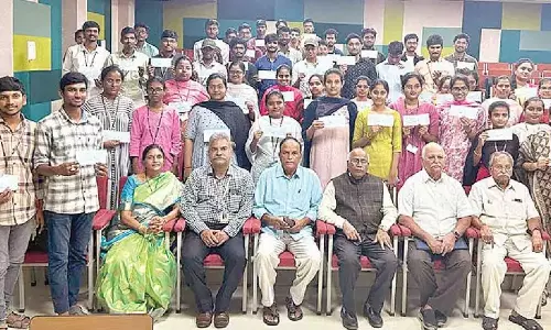Andhra: 106 छात्रों को एनएसएफ छात्रवृत्ति प्राप्त हुई Andhra: 106 छात्रों को एनएसएफ छात्रवृत्ति प्राप्त हुई