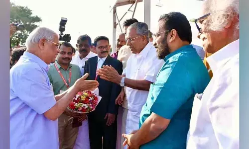 Kerala : गवर्नर आरिफ को धन्यवाद नहीं, गवर्नर आर्लेकर का स्वागत