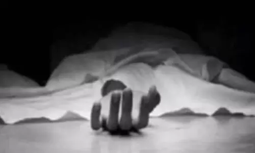 Andhra: दोस्त द्वारा नए साल की बधाई न देने पर लड़की ने आत्महत्या कर ली Andhra: दोस्त द्वारा नए साल की बधाई न देने पर लड़की ने आत्महत्या कर ली