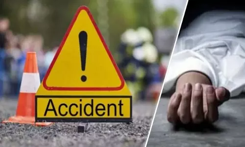 Lakhimpur Kheri: दो बाइक की टक्कर एक युवक की मौत, दूसरा घायल Lakhimpur Kheri: दो बाइक की टक्कर एक युवक की मौत, दूसरा घायल