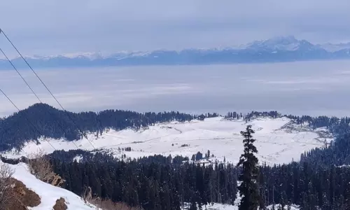 Jammu-Kashmir: बर्फ की सफेद चादर से ढका है पर्यटन स्थल Jammu-Kashmir: बर्फ की सफेद चादर से ढका है पर्यटन स्थल
