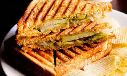 Recipe: चीज  सैंडविच बनाने का ये है सबसे आसान तरीका