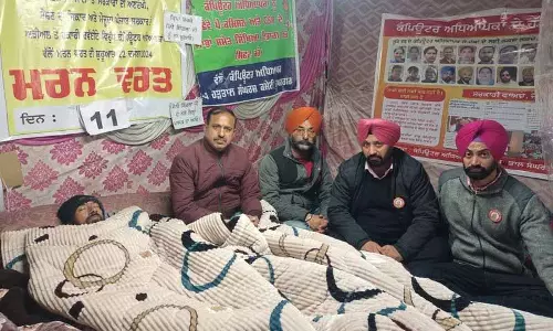 Punjab: कंप्यूटर शिक्षकों का आंदोलन 11वें दिन भी जारी
