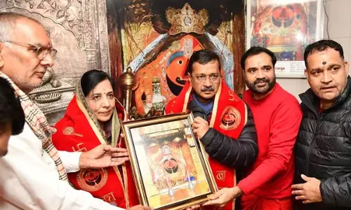 अरविंद केजरीवाल ने राजस्थान के सालासर बालाजी मंदिर का दौरा किया