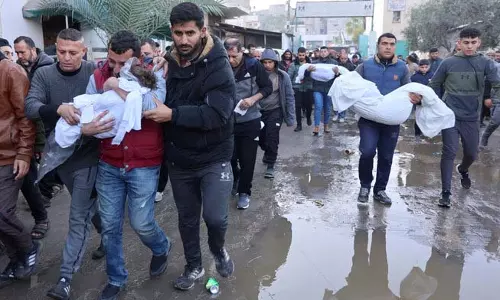 Israeli हमले में अब तक गाजा में 1,091 बच्चों की मौत Israeli हमले में अब तक गाजा में 1,091 बच्चों की मौत