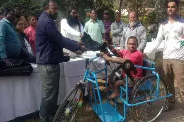 Jadugora: यूसिल अस्पताल शहीद चौक में भाजपा नेता बाबूलाल सोरेन ने बांटे कंबल Jadugora: यूसिल अस्पताल शहीद चौक में भाजपा नेता बाबूलाल सोरेन ने बांटे कंबल