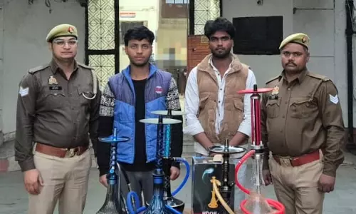 Ghaziabad: हुक्का बार पर हुए छापे में मालिक सहित दो गिरफ्तार Ghaziabad: हुक्का बार पर हुए छापे में मालिक सहित दो गिरफ्तार