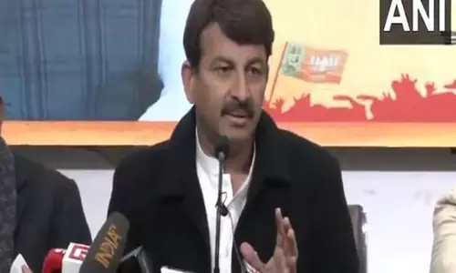 BJP के मनोज तिवारी ने आप सरकार पर निशाना साधा