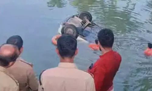 Kerala : परसाला में कार के तालाब में गिरने से एक व्यक्ति की मौत Kerala : परसाला में कार के तालाब में गिरने से एक व्यक्ति की मौत