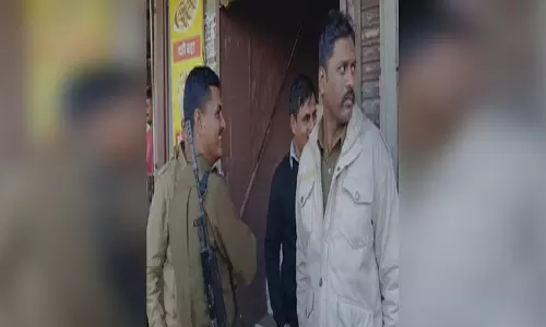 आयकर विभाग ने इस कोचिंग संस्थान में की छापेमारी, बच्चों को क्लासरूम से किया बाहर, VIDEO