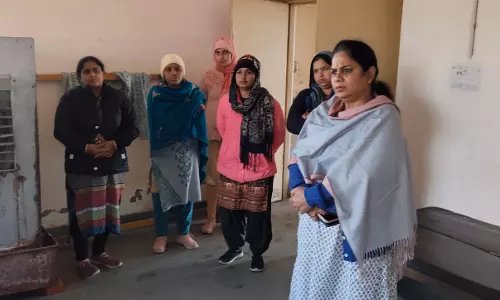 Dholpur: सचिव जिला विधिक सेवा प्राधिकरण रेखा यादव ने किया सखी वन स्टॉप सेंटर का निरीक्षण Dholpur: सचिव जिला विधिक सेवा प्राधिकरण रेखा यादव ने किया सखी वन स्टॉप सेंटर का निरीक्षण