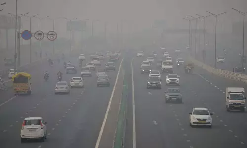 Thane Air Pollution: नगर निगम ने बिल्डरों पर शिकंजा कसा, नोटिस जारी किए Thane Air Pollution: नगर निगम ने बिल्डरों पर शिकंजा कसा, नोटिस जारी किए