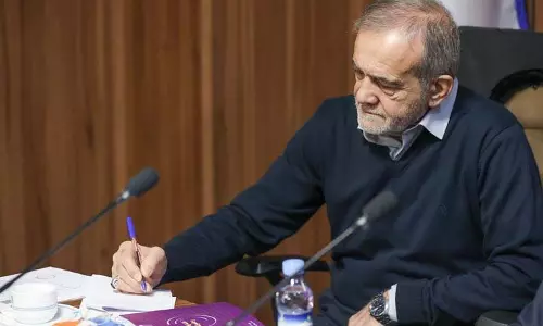 Iran की स्वास्थ्य प्रणाली दुनिया में सबसे सफल स्वास्थ्य प्रणालियों में से एक: ईरानी राष्ट्रपति Iran की स्वास्थ्य प्रणाली दुनिया में सबसे सफल स्वास्थ्य प्रणालियों में से एक: ईरानी राष्ट्रपति