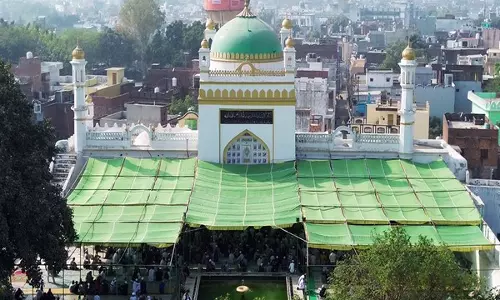 Sambhal: शाही जामा मस्जिद की सर्वे रिपोर्ट चंदौसी कोर्ट में पेश की गई