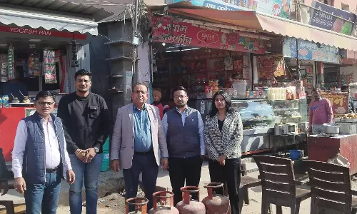 Bikaner: घरेलू एलपीजी सिलेंडर का अवैध दुरुपयोग रोकथाम अभियान Bikaner: घरेलू एलपीजी सिलेंडर का अवैध दुरुपयोग रोकथाम अभियान