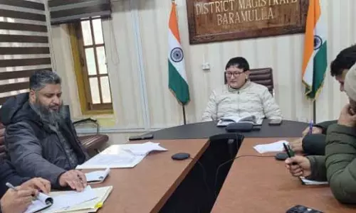 DC बारामुल्ला ने PDS डेटाबेस में लाभार्थियों के सत्यापन की समीक्षा की DC बारामुल्ला ने PDS डेटाबेस में लाभार्थियों के सत्यापन की समीक्षा की