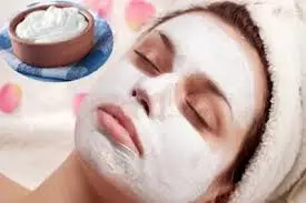 Skin Care:  दही में मिलाकर लगाएं ये चीज, चमकने लगेगा आपका चेहरा