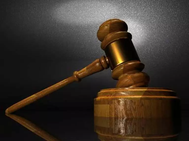 Telangana HC ने सरकार को नेरेल्ला यातना मामले पर एक महीने के भीतर रिपोर्ट दाखिल करने का निर्देश दिया Telangana HC ने सरकार को नेरेल्ला यातना मामले पर एक महीने के भीतर रिपोर्ट दाखिल करने का निर्देश दिया