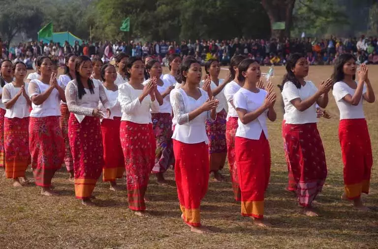 Assam : उमशेक गांव में 8वीं सोंगक्रिस्टन प्रतियोगिता का आयोजन