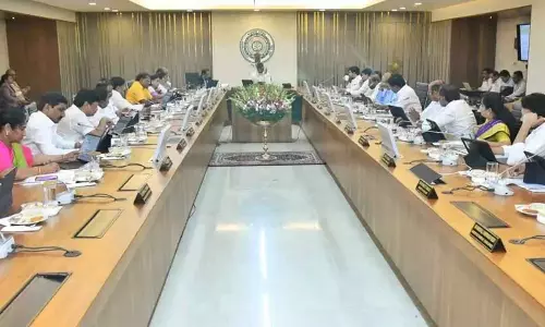 आंध्र प्रदेश कैबिनेट की बैठक में महत्वपूर्ण निर्णयों को मंजूरी दी गई आंध्र प्रदेश कैबिनेट की बैठक में महत्वपूर्ण निर्णयों को मंजूरी दी गई