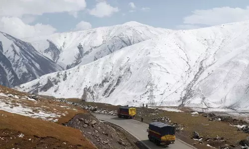 Jammu: मुगल रोड पांचवें दिन भी बंद