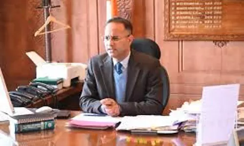 डीसी शोपियां ने विंटर कार्निवल दुबजान की व्यवस्थाओं का जायजा लिया डीसी शोपियां ने विंटर कार्निवल दुबजान की व्यवस्थाओं का जायजा लिया