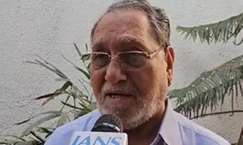 बुर्का पहनना या नहीं पहनना महिला का अधिकार, स्विट्जरलैंड में रोक गलत : हुसैन दलवई बुर्का पहनना या नहीं पहनना महिला का अधिकार, स्विट्जरलैंड में रोक गलत : हुसैन दलवई