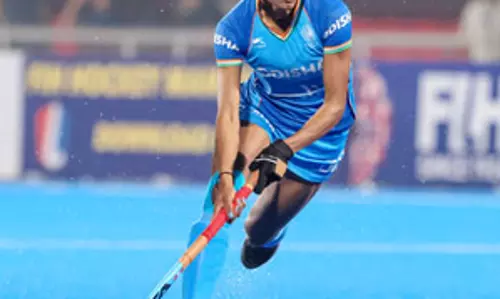 बेटी बेफिक्र होकर हॉकी खेल सके, इसके लिए मां-बहन ने बर्तन तक मांजे, अब मिलेगा अर्जुन अवॉर्ड बेटी बेफिक्र होकर हॉकी खेल सके, इसके लिए मां-बहन ने बर्तन तक मांजे, अब मिलेगा अर्जुन अवॉर्ड