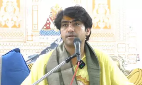 बाबा बागेश्वर ने ह‍िंदू राष्ट्र बनाने की बात दोहराई
