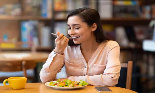 Health Tips:  सुबह उठने से लेकर रात को सोने तक बनाएं स्वस्थ दिनचर्या