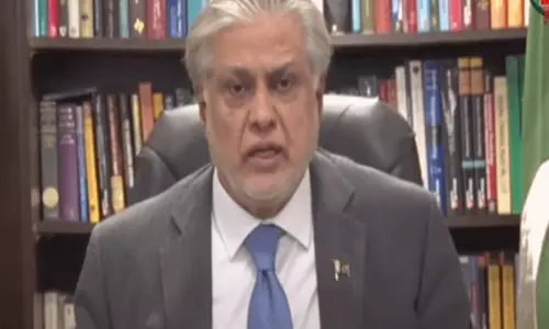 पाकिस्तान के उप प्रधानमंत्री Ishaq Dar ने भारत से संबंधों को बेहतर बनाने का आग्रह किया पाकिस्तान के उप प्रधानमंत्री Ishaq Dar ने भारत से संबंधों को बेहतर बनाने का आग्रह किया