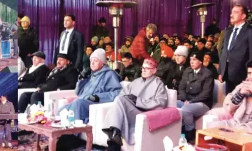 CM Omar अब्दुल्ला ने पहलगाम क्लब में विंटर कार्निवल फेस्टिवल का उद्घाटन किया CM Omar अब्दुल्ला ने पहलगाम क्लब में विंटर कार्निवल फेस्टिवल का उद्घाटन किया