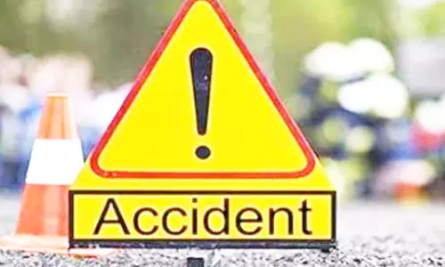 सड़क हादसे में बाइक सवार गंभीर रूप से घायल सड़क हादसे में बाइक सवार गंभीर रूप से घायल