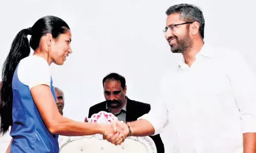 Andhra की ओलंपिक एथलीट ज्योति याराजी को अर्जुन पुरस्कार Andhra की ओलंपिक एथलीट ज्योति याराजी को अर्जुन पुरस्कार