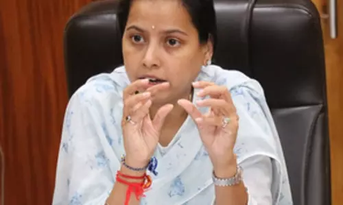 Minister तटकरे ने शिकायतों के आधार पर ‘लड़की बहिन’ लाभार्थियों की जांच की घोषणा की