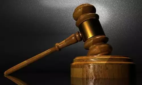 Telangana HC ने सरकार को नेरेल्ला यातना मामले पर एक महीने के भीतर रिपोर्ट दाखिल करने का निर्देश दिया Telangana HC ने सरकार को नेरेल्ला यातना मामले पर एक महीने के भीतर रिपोर्ट दाखिल करने का निर्देश दिया