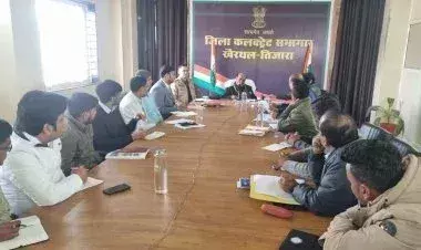 Sri Ganganagar: विभागाध्यक्ष सड़क सुरक्षा माह के तहत जिला कलेक्टर ने जारी किए निर्देश Sri Ganganagar: विभागाध्यक्ष सड़क सुरक्षा माह के तहत जिला कलेक्टर ने जारी किए निर्देश