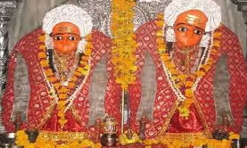 Kaila Devi Temple: 1000 फीट की ऊंचाई पर बसा है माता रानी का ये फेमस मंदिर Kaila Devi Temple: 1000 फीट की ऊंचाई पर बसा है माता रानी का ये फेमस मंदिर