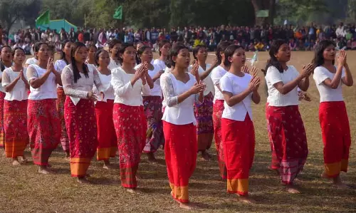 Assam : उमशेक गांव में 8वीं सोंगक्रिस्टन प्रतियोगिता का आयोजन