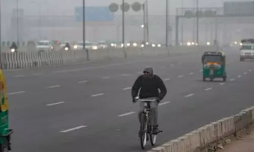 Weather: कोहरे और ठंड को लेकर येलो और ऑरेंज अलर्ट जारी Weather: कोहरे और ठंड को लेकर येलो और ऑरेंज अलर्ट जारी