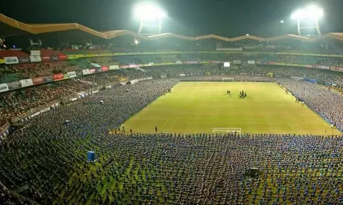Kerala : कलूर स्टेडियम हादसा पुलिस तीसरे आरोपी जनीश को गिरफ्तार करेगी Kerala : कलूर स्टेडियम हादसा पुलिस तीसरे आरोपी जनीश को गिरफ्तार करेगी