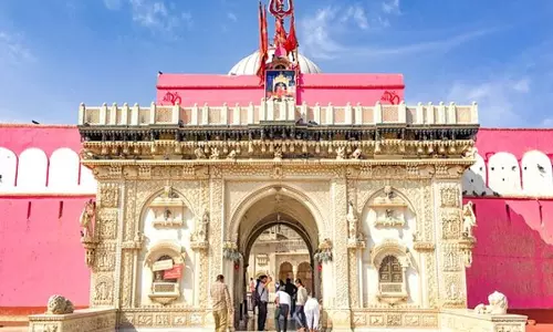 Karni Mata Temple: माता रानी का ये मंदिर है रहस्यों से भरा, चमत्कारों के आगे विज्ञान भी फेल Karni Mata Temple: माता रानी का ये मंदिर है रहस्यों से भरा, चमत्कारों के आगे विज्ञान भी फेल