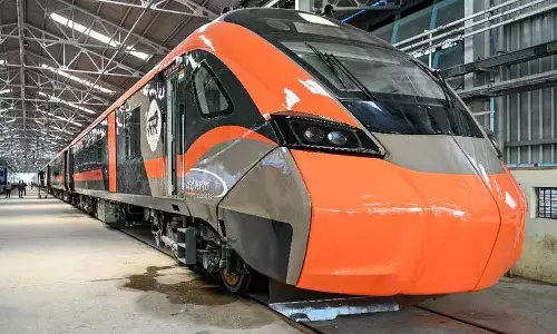 Kerala में वंदे भारत के लिए अतिरिक्त कोच शुक्रवार से 20 कोचों के साथ परिचालन होगा